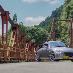 コマツ
